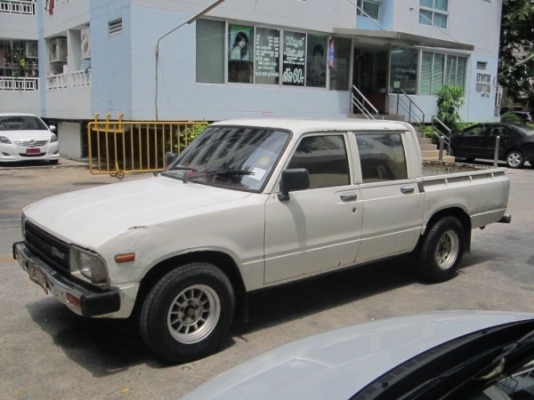 <No.10>Toyota Hero 4 ประตูแท้ 2.5turbo ตัวนำเข้าปี90 สวยที่สุดตั้งแต่ขายมา(แต่งเอง)