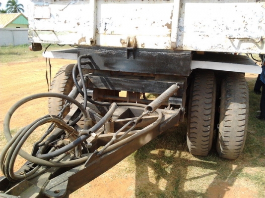 ขายด่วน ลูกพ่วง 2 คานดั๊มพ์ กระบะดั๊มพ์เหล็กคอกสูง 5 ไม้สภาพดีไม่มีผุ ช่วงล่างดี ยางสภาพ 70\% พร้อมใช้งาน เอกสารเล่มทะเบียนครบพร้อมโอน ราคาต่อรองได้ครับ