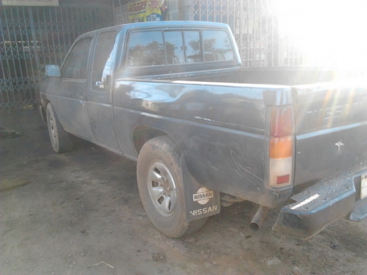 NISSAN BIGM KINGCAB - BDi 2.5 MT ปี 39 มี 2 คันให้เลือก เครื่องดี ภายในเก๋งสะอาด พวงมาลัยเพาเวอร์ แอร์เย็น ช่วงล่างแน่นยางสภาพดีพร้อมใช้งาน เอกสารทะเบียนภาษีเต็มไม่มีขาดพร้อมโอน ราคาต่อรองได้ครับ