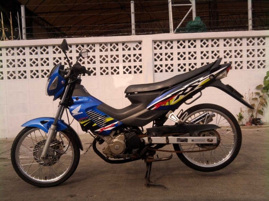 ขออนุญาติขาย Honda Sonic 125 CC.ตัวสอง สีน้ำเงินดำ ล้อเงิน