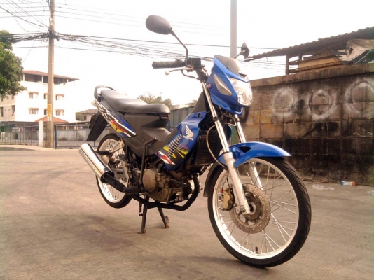 ขออนุญาติขาย Honda Sonic 125 CC.ตัวสอง สีน้ำเงินดำ ล้อเงิน