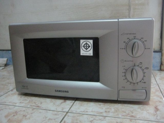 ขาย Microwave Samsung  รุ่น M1712N สภาพใหม่ 99 \% ได้ของขวัญปีใหม่มา เพียง 1500 บาท