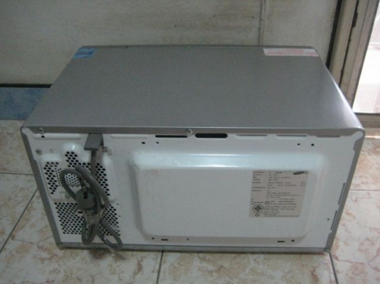 ขาย Microwave Samsung  รุ่น M1712N สภาพใหม่ 99 \% ได้ของขวัญปีใหม่มา เพียง 1500 บาท