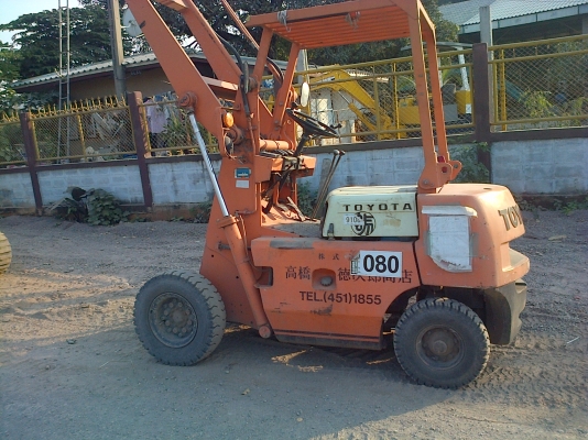 รถตักฟอร์ลิฟต์  TOYOTA