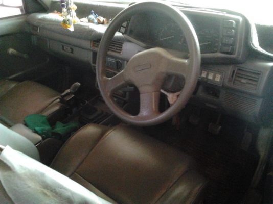 ISUZU TFR มังกรทอง SPACE CAB SL 2.5 MT ปี 37 รถบ้านเดิมๆพร้อมใช้งาน เครื่องแห้งแรงดี ภายในเก๋งคอนโซลอยู่ครบพร้อม แอร์เย็น กระบะมีหลังคาแคร์รี่บอยพร้อม ช่วงล่างคัชซีไม่มีผุ ยางสภาพดี 60\% พร้อมใช้งานได้เลย ทะเบียนภาษีครบพร้อมโอนครับ