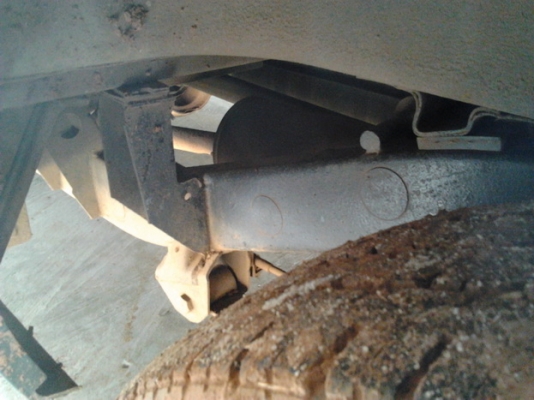 ISUZU TFR มังกรทอง SPACE CAB SL 2.5 MT ปี 37 รถบ้านเดิมๆพร้อมใช้งาน เครื่องแห้งแรงดี ภายในเก๋งคอนโซลอยู่ครบพร้อม แอร์เย็น กระบะมีหลังคาแคร์รี่บอยพร้อม ช่วงล่างคัชซีไม่มีผุ ยางสภาพดี 60\% พร้อมใช้งานได้เลย ทะเบียนภาษีครบพร้อมโอนครับ