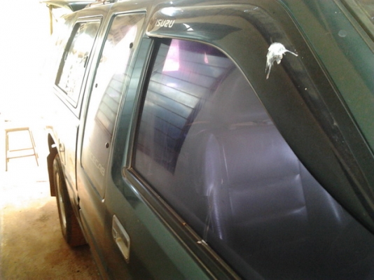 ISUZU TFR มังกรทอง SPACE CAB SL 2.5 MT ปี 37 รถบ้านเดิมๆพร้อมใช้งาน เครื่องแห้งแรงดี ภายในเก๋งคอนโซลอยู่ครบพร้อม แอร์เย็น กระบะมีหลังคาแคร์รี่บอยพร้อม ช่วงล่างคัชซีไม่มีผุ ยางสภาพดี 60\% พร้อมใช้งานได้เลย ทะเบียนภาษีครบพร้อมโอนครับ