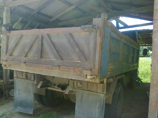 ขายรถ 6ล้อ ดั้มพ์ isuzu ราคาต่อรองได้