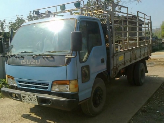ISUZU NPR 120 HP 4HF1 กระบะคอกเหล็กยาว 4.30 เมตร เครื่องแรงดีไม่มีเยิ้ม หัวเก๋งประตูโชว์ขาอ่อนสภาพสวย ภายในคอนโซลสวยครบ พวงมาลัยเพาเวอร์ ช่วงล่างคัชซีสวยไม่มีบวม เฟืองท้ายใหญ่ติด F แล้ว ยาง 8.25 ขอบ 16 สภาพดี เอกสารทะเบียนภาษีครบไม่ขาดพร้อมโอนครับ