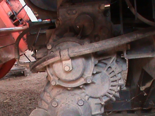 ขายด่วนรถเกี่ยวข้าว KUBOTA DC-60 รุ้นPLUSเล็กพร้อมเทลเลอร์