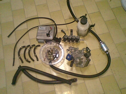 ขายชุดแก๊ส หัวฉีด LPG พร้อมถัง เเละสายไฟ ยี่ห้อ VERSUS ทั้งชุด