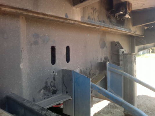 ขายห่างพ่วง สามมิต 3 เพลาแท้ ปี 49 สนใจติดต่อ 081 - 6079515 ขายห่างพ่วง สามมิต 3 เพลาแท้ ปี 49 สนใจติดต่อ 081 - 6079515