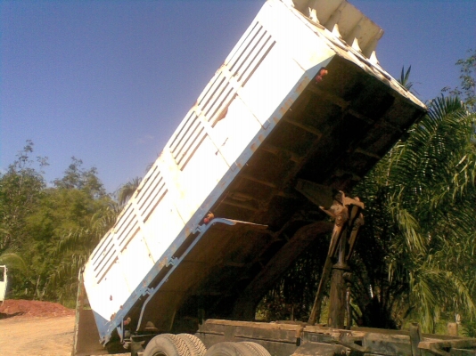 ขายชุดกระบะดั้มพร้อมกระบอกยกเอาไปวางได้เลย กระบะยาว  6  เมตร