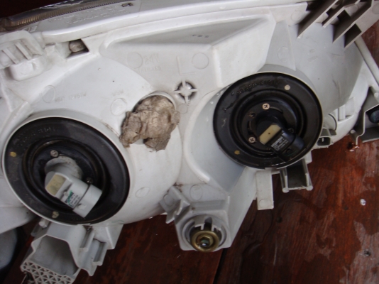 ขายไฟหน้า toyota Fortuner ปี 07 ปลั๊กครบ ครับ