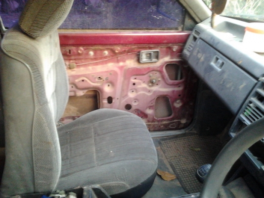 FORD MARATHON 2.5 MT SUPER CAB รถบ้านสภาพดีเดิมๆพร้อมใช้งาน เครื่องเดิม 4JA1 ประหยัดดีมาก ภายในห้องคอนโซลครบสวย แอร์เย็น พวงมาลัยเพาเวอร์ กระบะไม่มีผุ ช่วงล่างคัชซีสวยไม่ผุ ยางสภาพดี 60\% เอกสารเล่มทะเบียนครบพร้อมโอนครับ