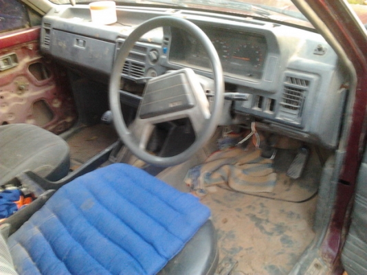 FORD MARATHON 2.5 MT SUPER CAB รถบ้านสภาพดีเดิมๆพร้อมใช้งาน เครื่องเดิม 4JA1 ประหยัดดีมาก ภายในห้องคอนโซลครบสวย แอร์เย็น พวงมาลัยเพาเวอร์ กระบะไม่มีผุ ช่วงล่างคัชซีสวยไม่ผุ ยางสภาพดี 60\% เอกสารเล่มทะเบียนครบพร้อมโอนครับ