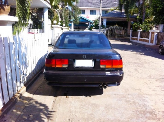 ขาย Accord โฉมไฟท้ายสั้นเดิมๆ