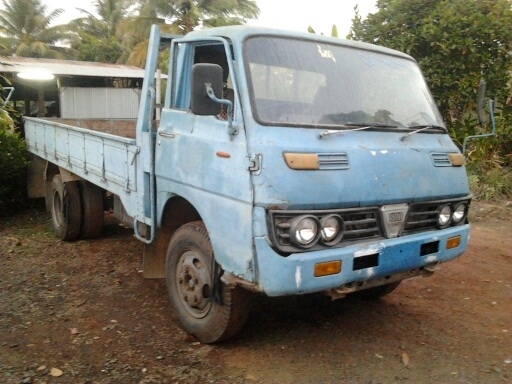 ISUZU ELF 100 HP 4BC1 หัวแป กระบะเหล็กคาร์โก้ยาว 4.30 เมตรไม่มีผุ หัวบางดีคอนโซลยังอยู่ครบพร้อม เกียร์ยาว ช่วงล่างคัชซีดีไม่ผุ ยางดี 4 เส้นประมาณ 60\% พร้อมบรรทุกพร้อมใช้งาน เอกสารเล่มทะเบียนครบพร้อมโอนครับ