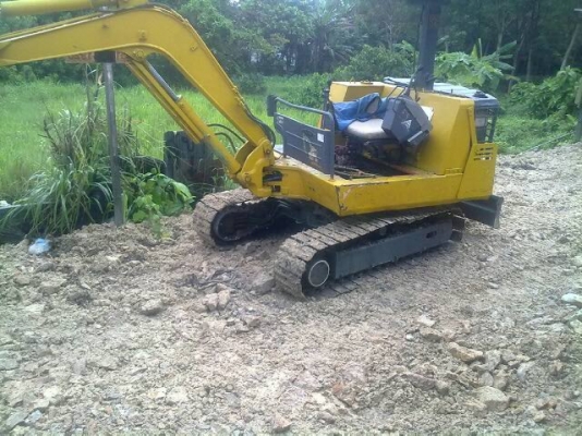รถแบคโฮ  PC 30 - 5    สนใจติดต่อ 081 - 609515