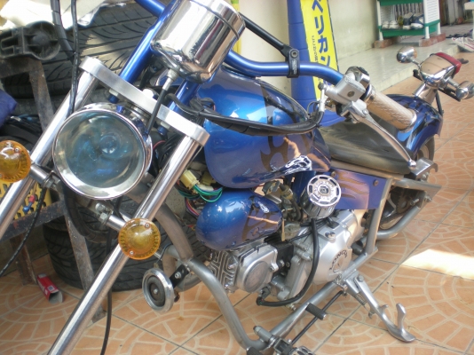 มอเตอร์ไซชอปเปอร์ขนาดเล็ก