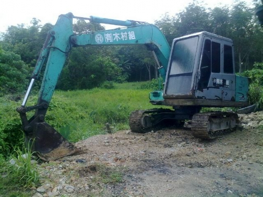 รถแบคโฮ KOBELCO  PC 60 - 2    สนใจติดต่อ 081 - 6079515