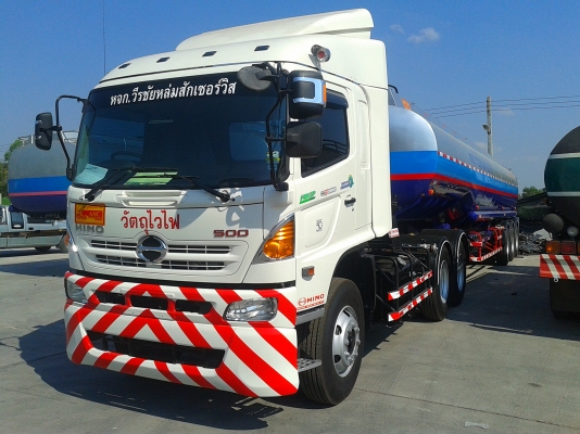 รับต่อแท้งค์บรรทุกน้ำมันเชื้อเพลิง