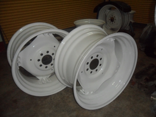 ขายแล้ว กระทะล้อหลังรถไถฟอร์ด 15-30 ของใหม่ครับคู่ละ 13,000บาท