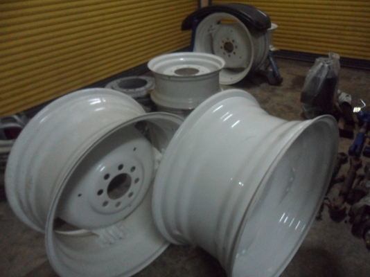 ขายแล้ว กระทะล้อหลังรถไถฟอร์ด 15-30 ของใหม่ครับคู่ละ 13,000บาท