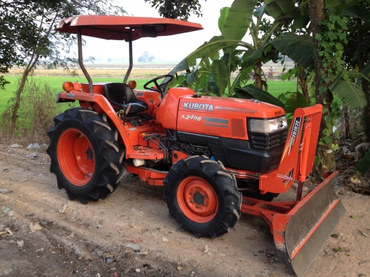 ขายด่วนรถไถคูโบต้าL3408พร้อมใบมีดดันดินหน้าและโลเตอร์ลรีตราช้างรถสภาพสวยพร้อมใช้ ขายด่วนรถไถคูโบต้าL3408พร้อมใบมีดดันดินหน้าและโลเตอร์ลรีตราช้างรถสภาพสวยพร้อมใช้