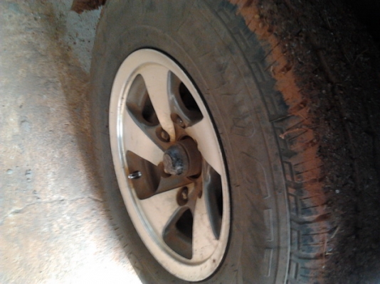 ขาย กระบะแค็ป มังกรทอง 2.5 ปี 37/94 เครื่องมังกรทอง2.5ไดเร็ค แน่นจัด แห้งสนิท ช่วงล่างดี ไม่ส่ายไม่เลื้อย คัสซีดี ภายในสวย เบาะขาดนิดๆ คอนโซลครบ แอร์พร้อม ไม่พาวเวอร์ หน้า-หลังเดิมๆ ไม่เคยชน สีต้องเก็บบางชิ้น ล้อแม็ก ยางดี 4 เส้น หลังคาแครี่บอย รถได้บางเด