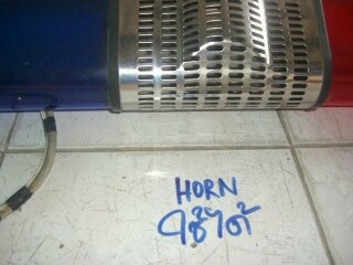 ไซเลนซ์ หลอด LED ข้างละ 4 แผง ด้านข้างอีกช้างละ 1 ดวง ไซเลนซ์ หลอด LED ข้างละ 4 แผง ด้านข้างอีกช้างละ 1 ดวง