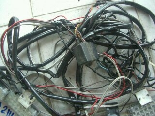 ไซเลนซ์ หลอด LED ข้างละ 4 แผง ด้านข้างอีกช้างละ 1 ดวง ไซเลนซ์ หลอด LED ข้างละ 4 แผง ด้านข้างอีกช้างละ 1 ดวง