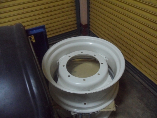 ขาย กระทะล้อหน้ารถไถฟอร์ด ของใหม่ครับคู่ละ 10,000บาท