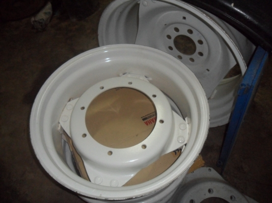 ขาย กระทะล้อหน้ารถไถฟอร์ด ของใหม่ครับคู่ละ 10,000บาท