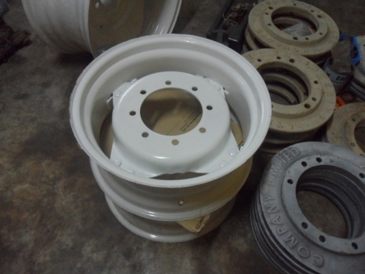 ขายแล้ว กระทะล้อหน้ารถไถฟอร์ด  คานหน้าคาราโร่