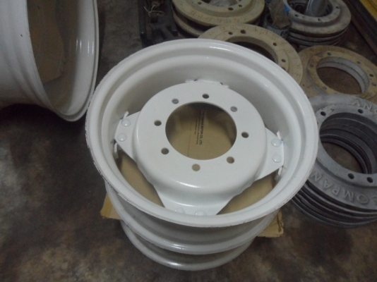 ขายแล้ว กระทะล้อหน้ารถไถฟอร์ด  คานหน้าคาราโร่