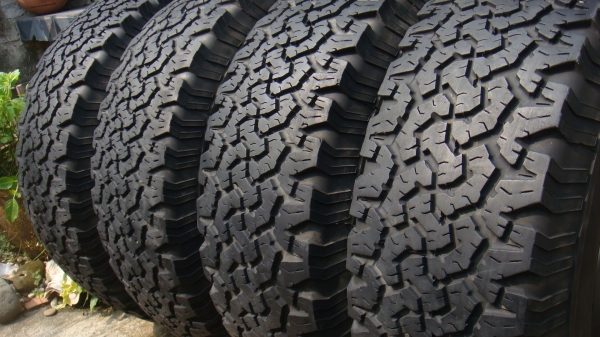 ขายยาง BF Goodrich 265 70 r16 พร้อมล้อลาย BREDLEY