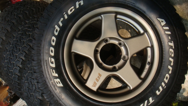 ขายยาง BF Goodrich 265 70 r16 พร้อมล้อลาย BREDLEY