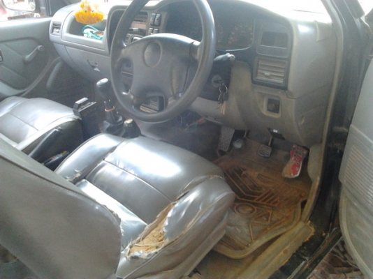 ขาย กระบะแค็ป 4WD ISUZU RODEO 2.8 ปี 40/97 เครื่อง 2.8 แห้งๆ ไม่หลวม  เกียร์ดี เกียร์โฟล์ใช้งานปกติ มีหอนนิดๆ ช่วงล่างแน่น คัสซีสวย ภายในดี พ.พาวเวอร์ แอร์ สีเดิมๆ ไม่เคยชน ยางดี 4 เส้น พื้นปูกระบะ ล้อแม็ก โรลบาร์ พร้อมลุย พร้อมใช้งาน ราคาต่อรองได้ครับ