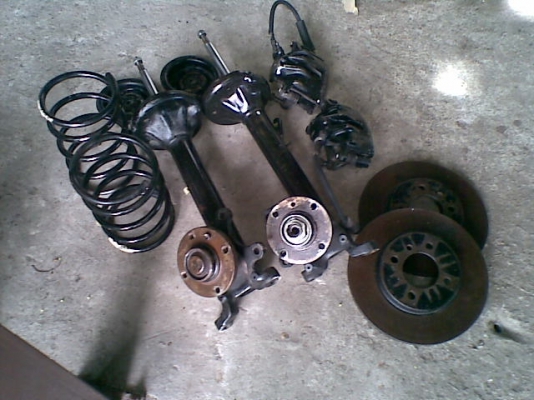 ขายชูดปั้มเบรคล่างพร้อมจานเบรค BMW e30 คู่หน้าแท้