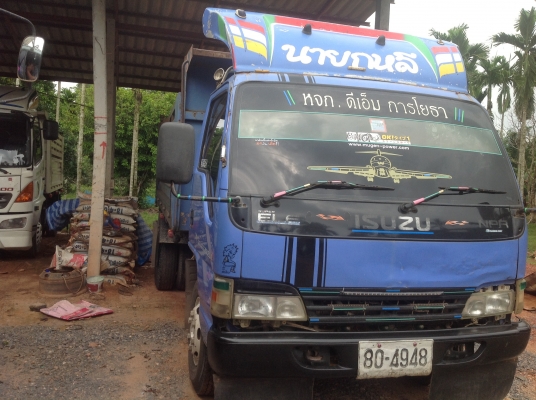 รถ6ล้อIsuzu npr130 สวยพร้อมใช้