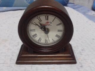 นาฬิกาตังโต๊ะ เป็นไม้เก่า สวยๆ 1000