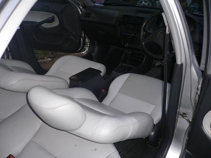 ขายรถเก๋ง Honda Civic 1.6 EXi ปี 1998 เกียร์ออโต้  ไม่เคยติดแก๊ส สีบรอนด์เงิน