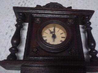 นาฬิกาแขวนฝนังเก่า สวย สภาพดี เป็นไม้ 1300