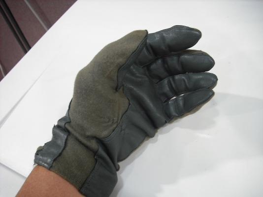 หมวกทหาร+ถุงมือนักบิน