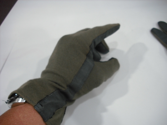 หมวกทหาร+ถุงมือนักบิน