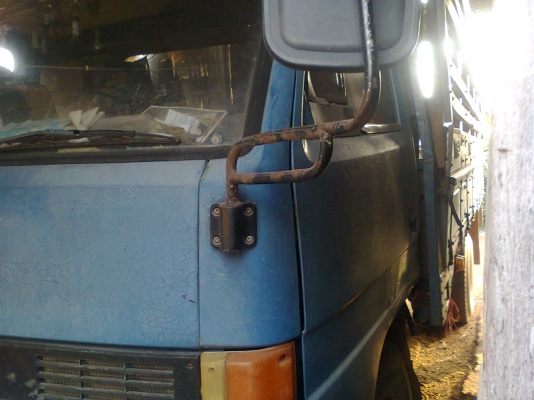 ขายด่วน NPR 115  4BD ฝาดำ น๊อตล้อ 6 ตัว