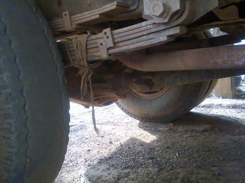 ขายด่วน NPR 115  4BD ฝาดำ น๊อตล้อ 6 ตัว