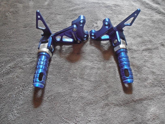 ขายอะหลั่ย KLX DTX เเละ KSR หลายรายการครับ