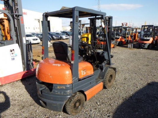 ขายฟอร์คลิฟต์  TOYOTA  6FGL15 ( เบนซิน) เกียร์ MT  งาหมุนได้รอบตัว ขอบคุณมากครับคุณอาร์ม